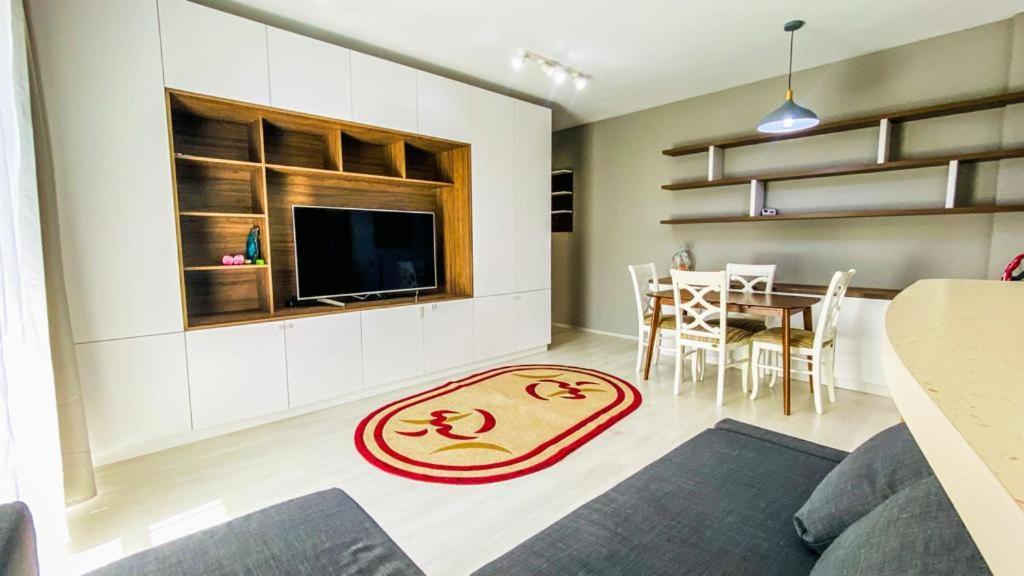 Tudor Central Apartment Mihai Viteazu Square クルージュ＝ナポカ エクステリア 写真