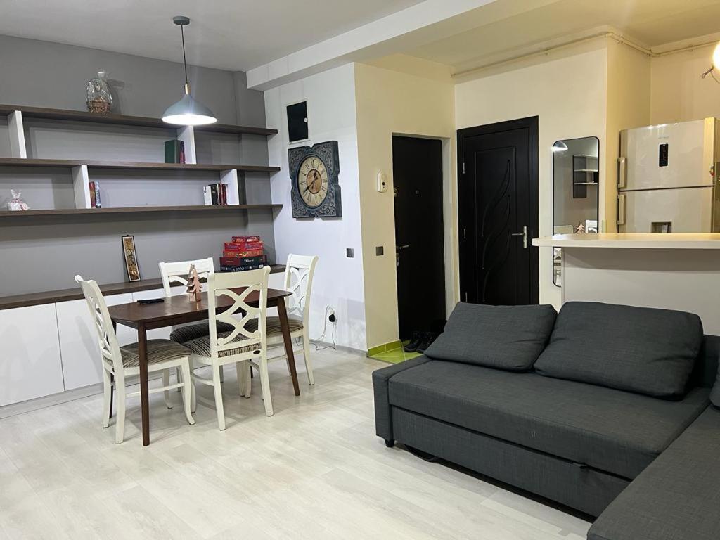 Tudor Central Apartment Mihai Viteazu Square クルージュ＝ナポカ エクステリア 写真